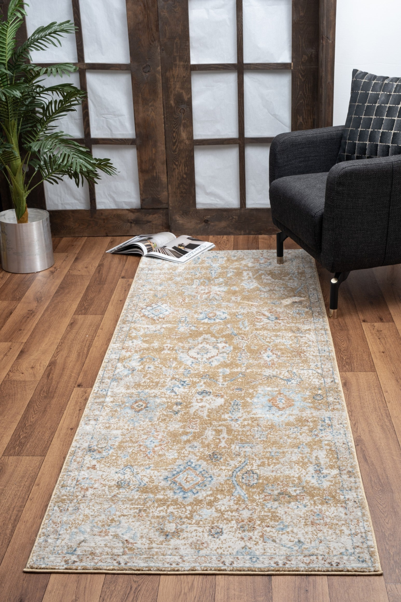 Noble GC_GEN7008 Gold 2 ft. 7 in. x 7 ft. 3 in. Area Rug