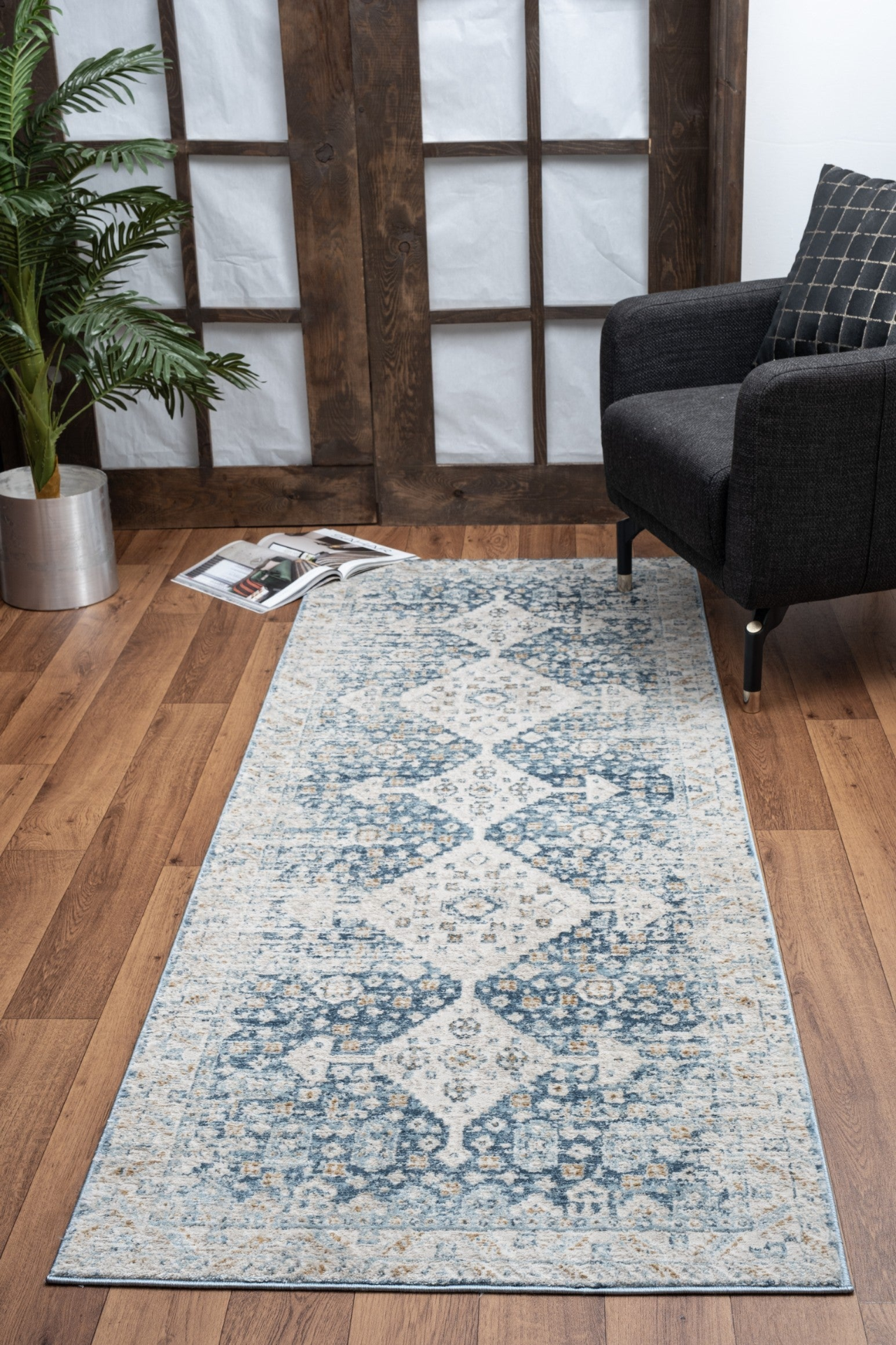 Noble GC_GEN7003 Blue 2 ft. x 3 ft. Area Rug