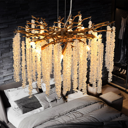 23.6-inch Modern Golden Pendant Light with Cascading Crystal Strands, Ideal for Living Room, Dining Room and Foyer, High-End Decorative Lighting Fixture (Bulb Not Included)
